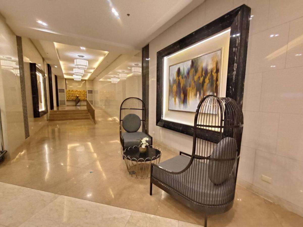 Penthouse Studio At Fame Residence 41St Floor, Shangrila-Megamall マニラ市 エクステリア 写真