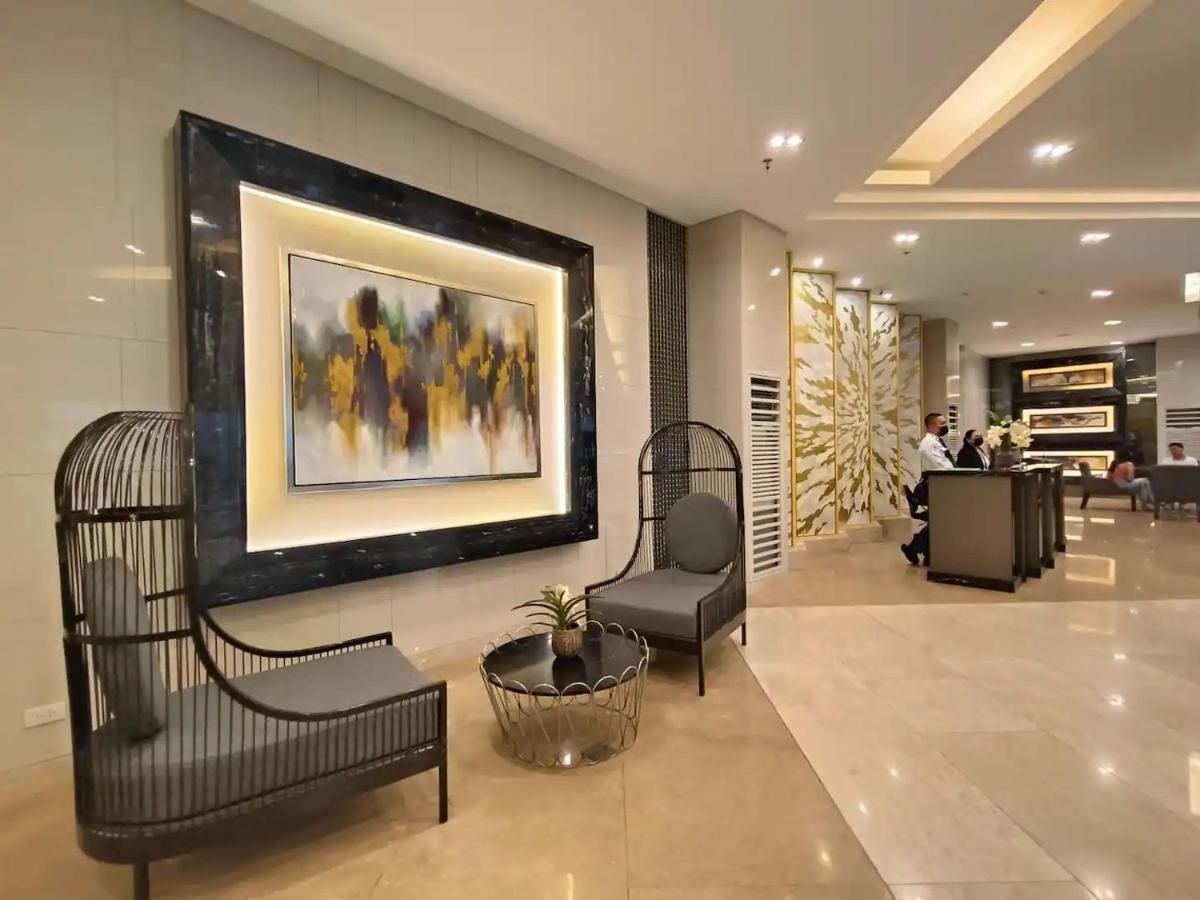 Penthouse Studio At Fame Residence 41St Floor, Shangrila-Megamall マニラ市 エクステリア 写真